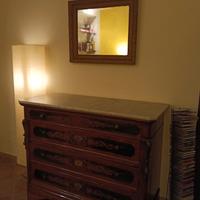 COMÒ ANTICO CON RIPIANO MARMO E SPECCHIO