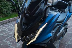 Kymco AK 550