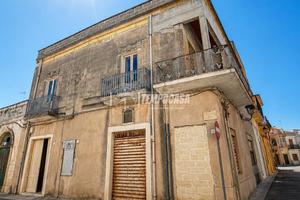 Casa indipendente a Cutrofiano 10 locali
