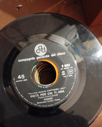 dischi in totale sono 40 