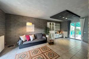 ELEGANZA E INDIPENDENZA con CORTE ESCLUSIVA