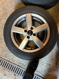 Cerchi lega 15” + gomme Pirelli invernali 185/65