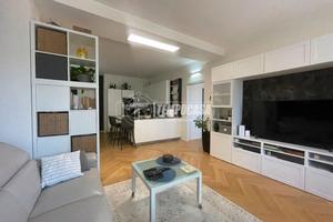 3 LOCALI RISTRUTTURATO CON BOX