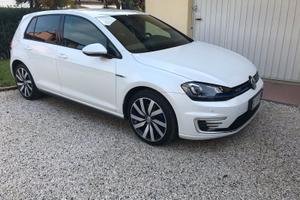 Golf GTE ibrida Plug-in