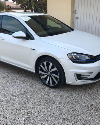 Golf GTE ibrida Plug-in