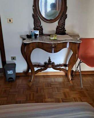 Consolle in stile liberty