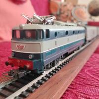 Treno elettrico - Locomotiva e444 più vagoni Lima.