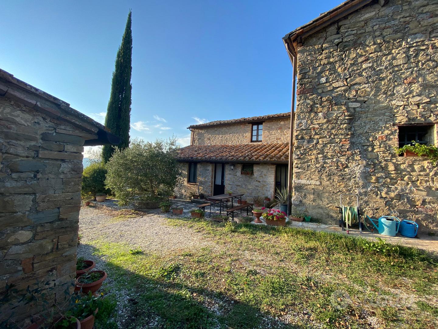 Casale in pietra con dependance, terreno e pozzo - Vista 5
