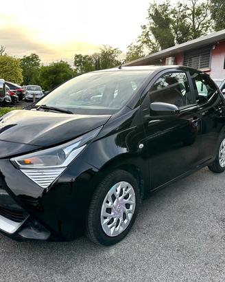 Toyota Aygo Connect 1.0 VVT-i 72 CV 5 porte x-play