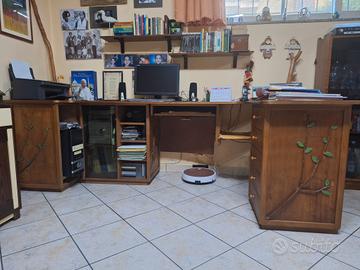 Scrivania in legno