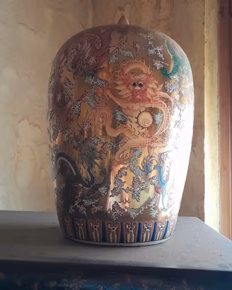vaso cinese e quadro del fine 900