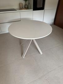 Tavolo Ikea MARIEDAMM bianco con gambe tortora