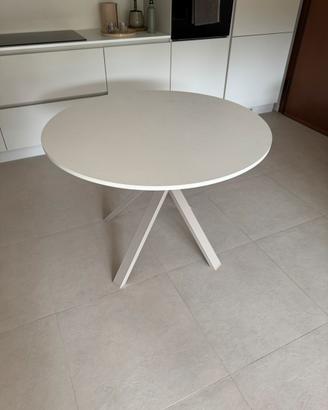 Tavolo Ikea MARIEDAMM bianco con gambe tortora