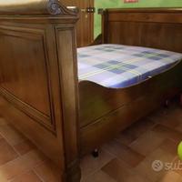 Letto antico a barca, una piazza e mezzo