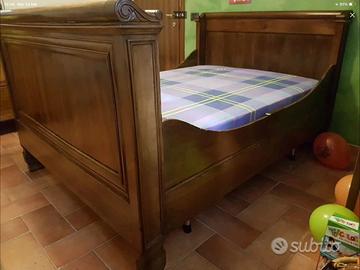 Letto antico a barca, una piazza e mezzo