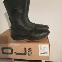 2 CASCHI UFO, STIVALI OJ n. 46, GIUBOTTO PER MOTO 