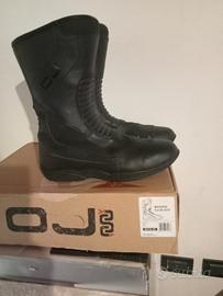 2 CASCHI UFO, STIVALI OJ n. 46, GIUBOTTO PER MOTO 