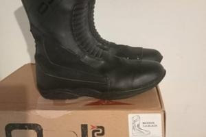 2 CASCHI UFO, STIVALI OJ n. 46, GIUBOTTO PER MOTO 