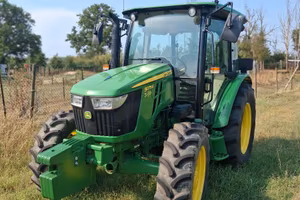 JOHN DEERE 5075E