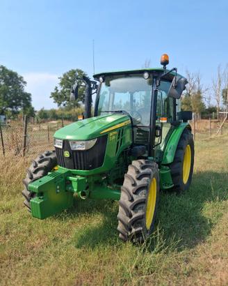 JOHN DEERE 5075E
