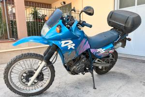 Dual sport DR Suzuky 650.