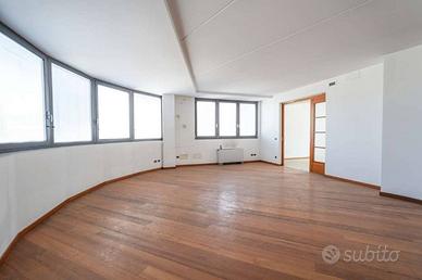 Immobile di 130 m² con 4 locali a Bergamo