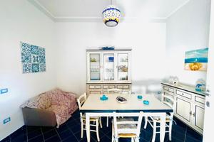 3 LOCALI A VIETRI SUL MARE