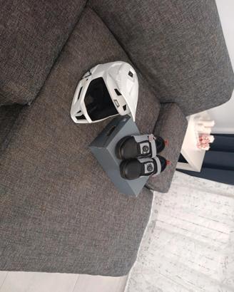 casco e scarpe leatt