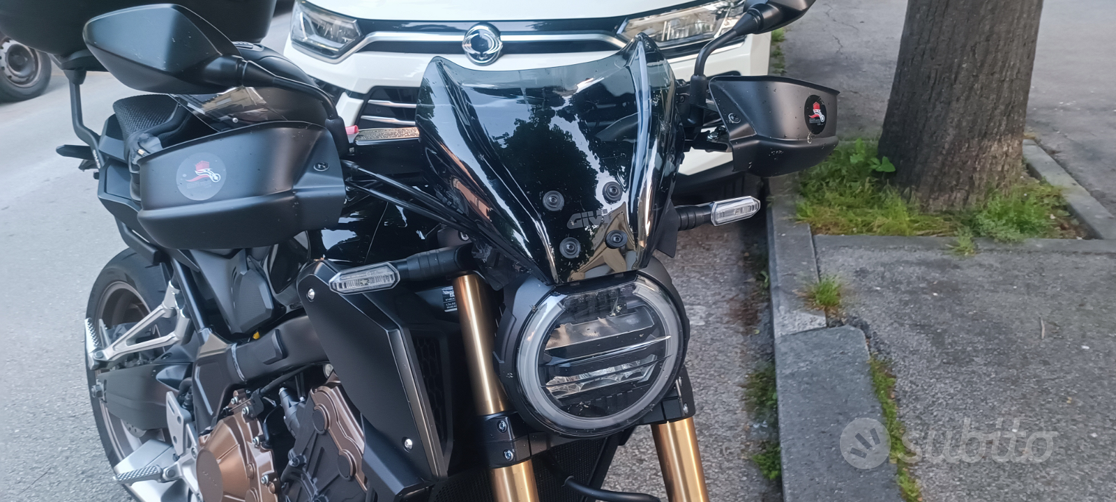 Honda CB650R paramani Givi HP1159 in ABS neri