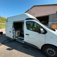 Vendita furgone (autocarro) camperizzato rimuovibi