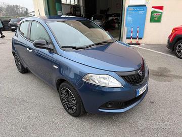 LANCIA Ypsilon 1.0 FireFly S&S Hybrid Silver Pl