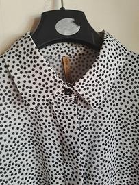 Camicia nuova a piccoli pois