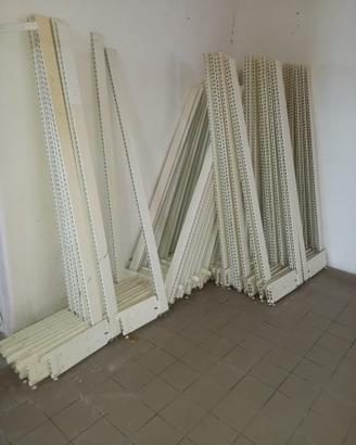 Scaffalatura per negozio