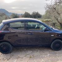 LANCIA Y A METANO