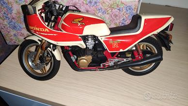 Honda CB100R 1/6 Tamiya 
