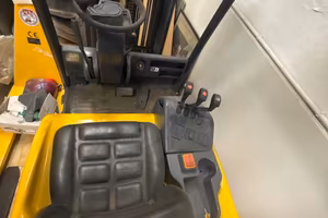 Carrello elevatore Jungherich triplex