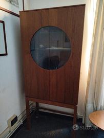 Mobile e tavolo in legno