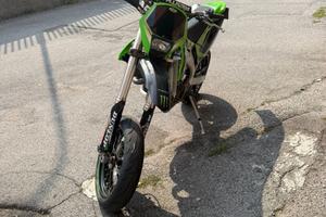 MOTARD KAWASAKI