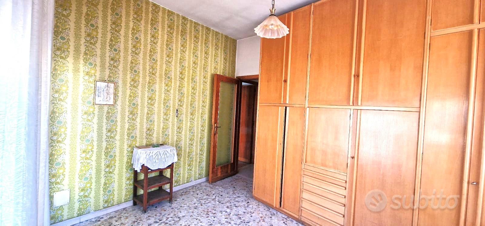 Grande appartamento con balconi e cantina - Via Sa - Vista 6