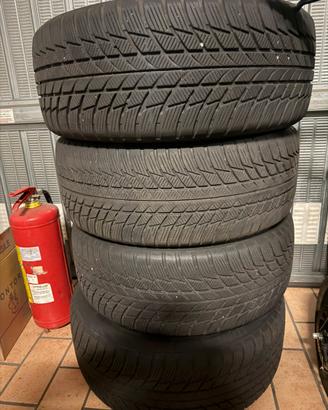 Bridgestone 225/50 R18