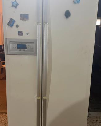 Frigorifero FRS-2021EAL Side by Side 585 L