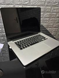 MacBook Pro 15” – Intel Core i7 2.5 GHz
