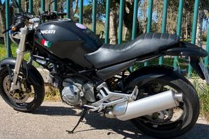 Ducati Monster 600 del 2001