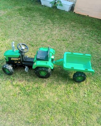 trattore con rimorchio 