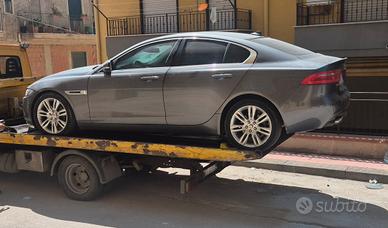 jaguar xe 2.0 180 cv motore fuso