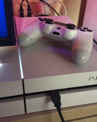 Play Station 4 bianca con 1 controller
