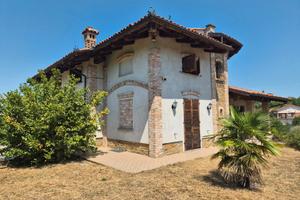 Villa indipendente nelle langhe - mango