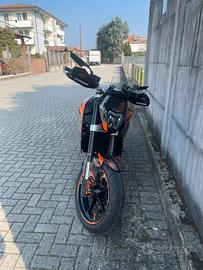 Ktm duke 690