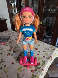 Nancy bambola con hoverboard