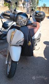 Beverly 300 ie